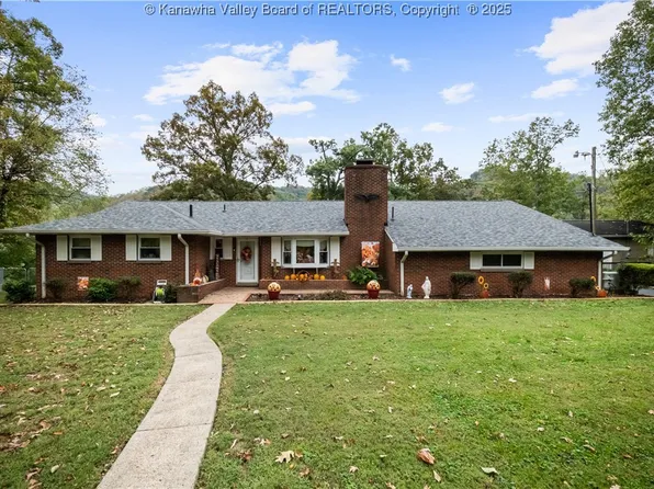 2 Riverview Dr, Charlton Heights, WV 25040