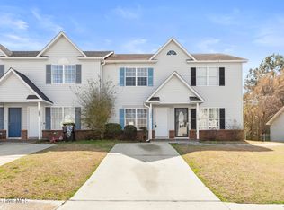 1080 W Pueblo Dr, Jacksonville, NC 28546