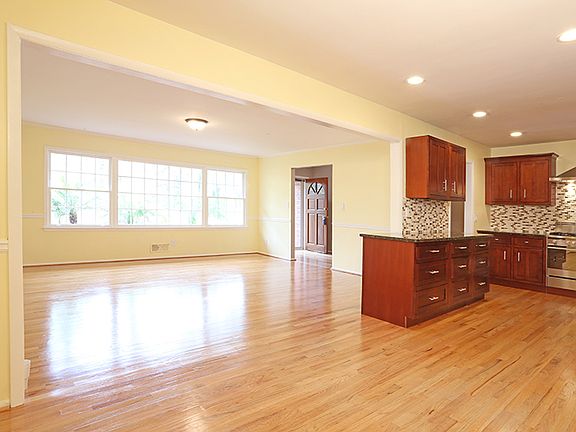5th image of 3444 Archwood Dr