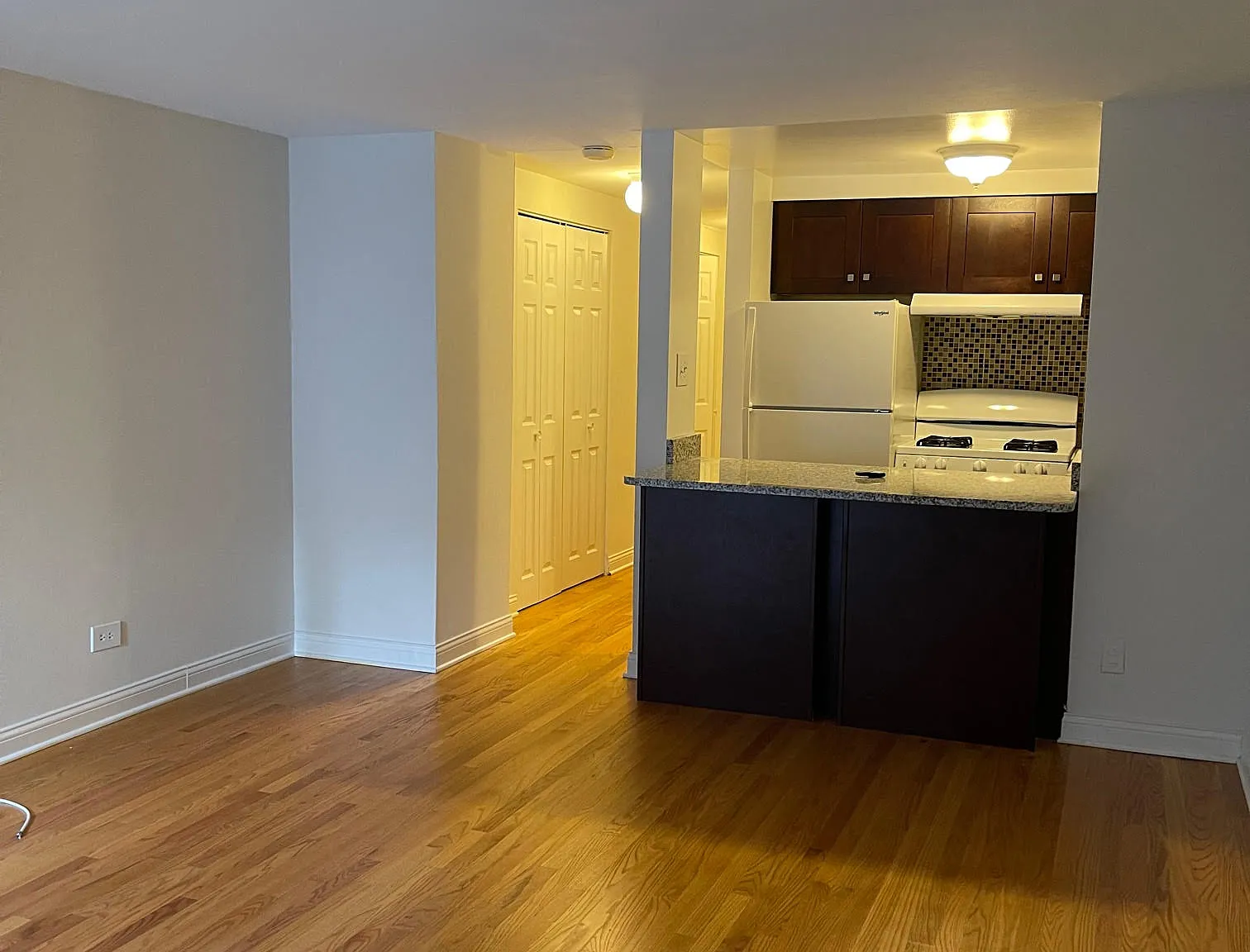 Studio, 450 sqft, $1,500 — Photo 3