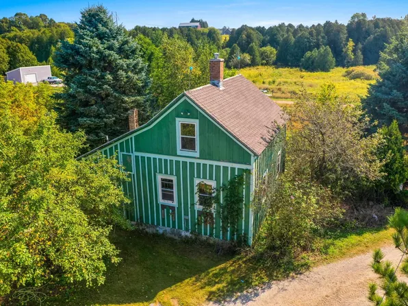 N3812 Cedar Ln, Luxemburg, WI 54217