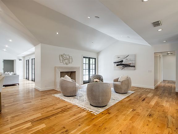 5th image of 5857 Charlestown Dr