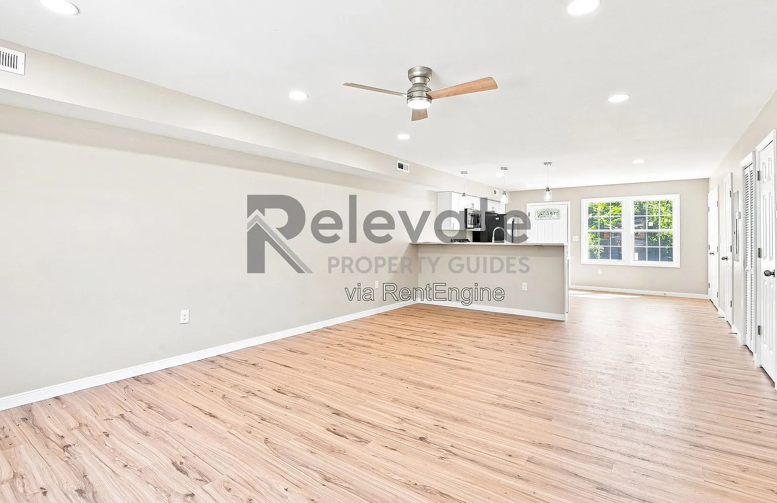 3 bed, 1.5 bath, 1250 sqft, $1,750 — Photo 2