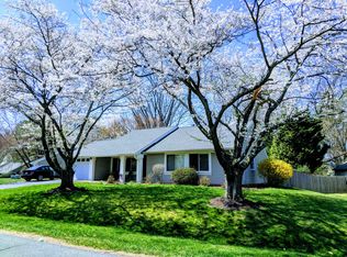 18334 Dutchess Dr, Olney, MD 20832