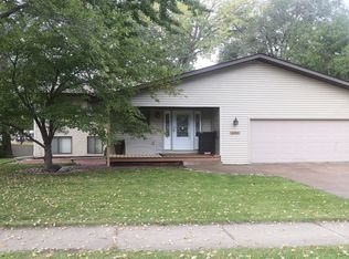 6380 7th St NE UNIT 1, Minneapolis, MN 55432