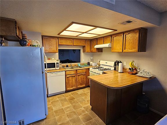 2nd image of 898 Rhinegold Way