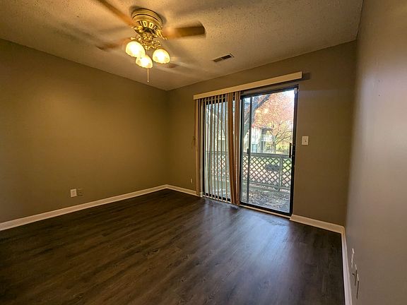 5th image of 5021 Seven Pine Cir