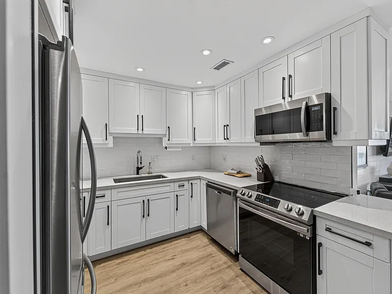 6515 Bay Club Dr #4 — Photo 24