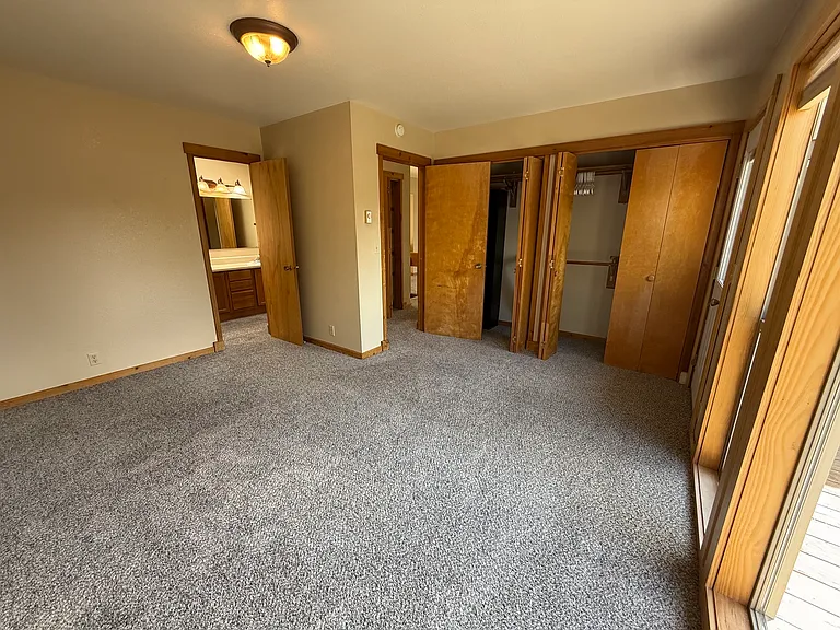 5 N Yellowstone Ave — Photo 23