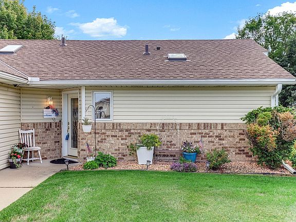 3rd image of 9205 Yorkshire Ln