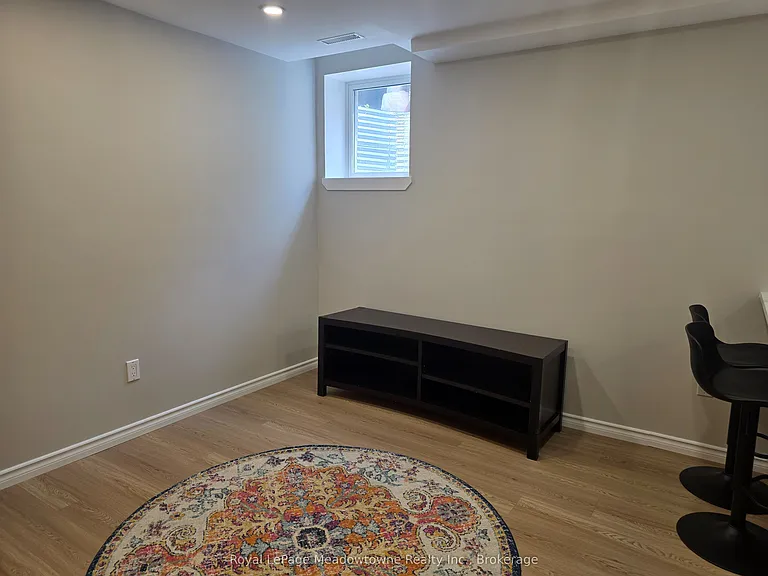43 Dills Cres #BASEMENT — Photo 13