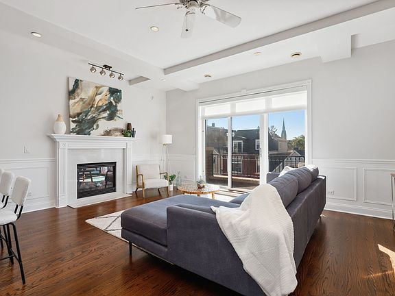 5th image of 1442 W Belmont Ave APT 4E