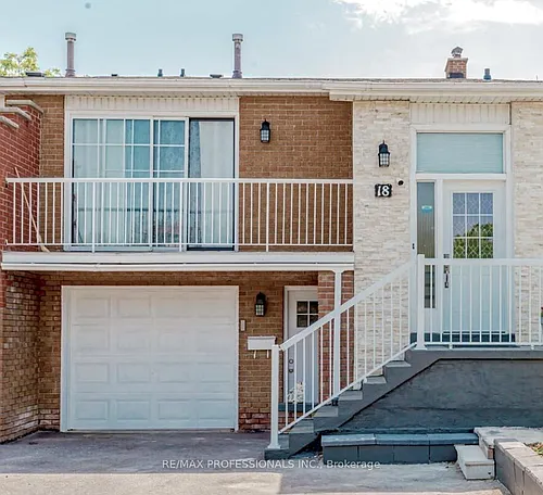 18 Hockley Path #UPPER Photo 1
