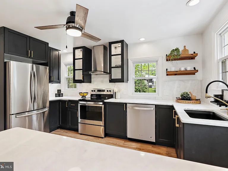 9223 Old Court Rd — Photo 32
