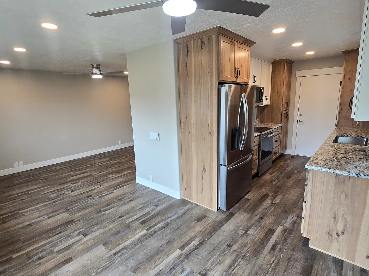 870 W 675 N — Photo 1