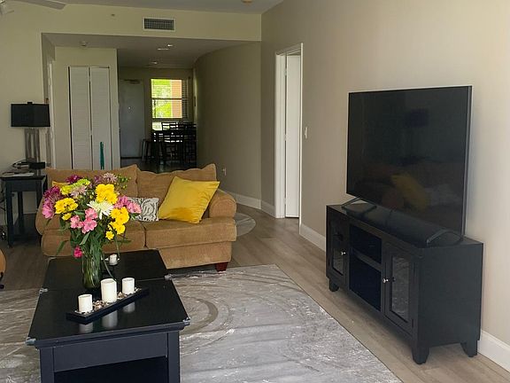 5th image of 717 Crandon Blvd APT 408