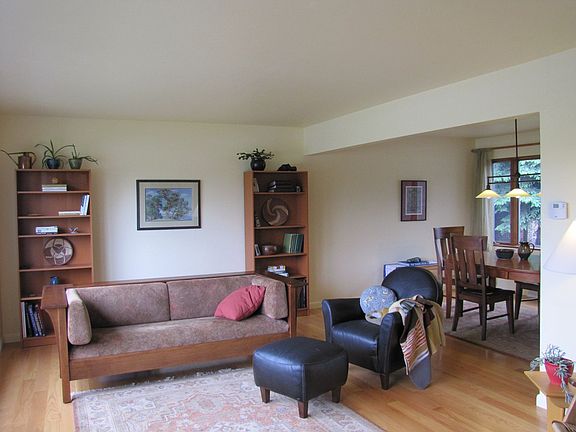 4th image of 417 Agnes Ave