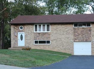 20 E Hillcrest Rd, Eighty Four, PA 15330