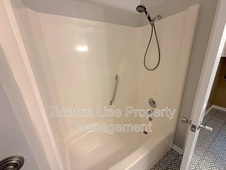 317 Treeline Dr — Photo 12