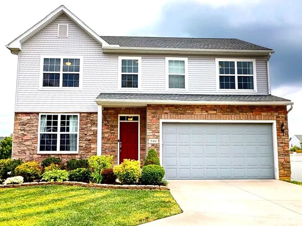 940 Longitude Ln, Amherst, OH 44001