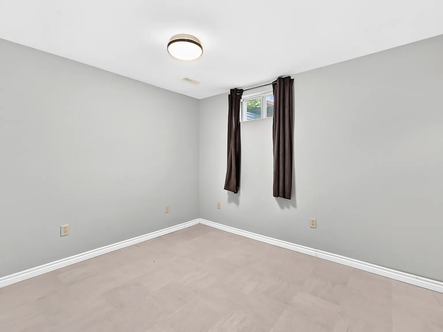 6 bed, 1170 sqft, $3,100 — Photo 4