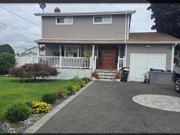 353 Barleau Street, Brentwood, NY 11717