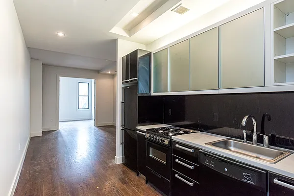 Rented by Nooklyn NYC LLC | media 11