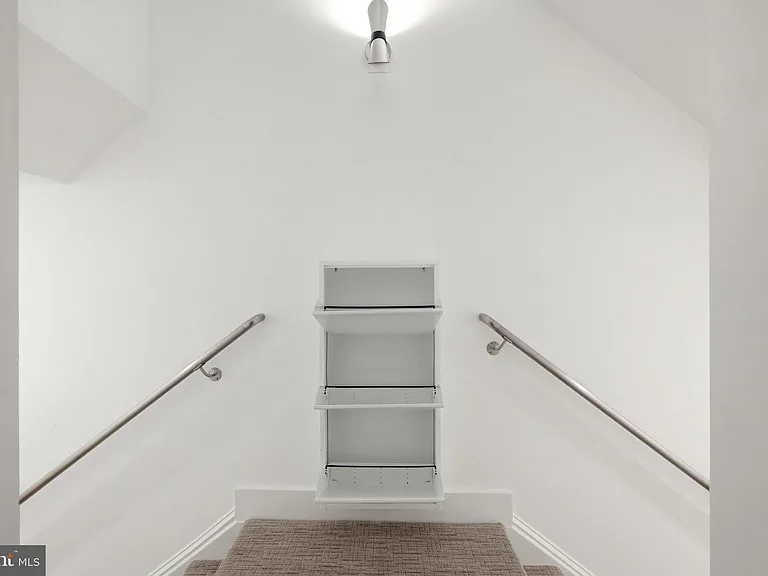 44824 Tiverton Sq — Photo 36