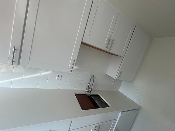 2nd image of 302 Bonnie Dr #B