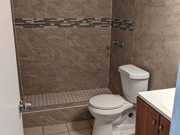5th image of 2409 Alister Ct #1