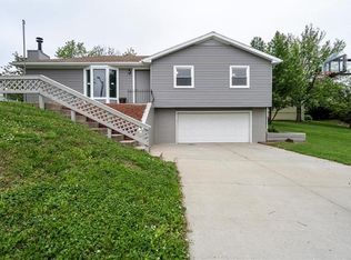 7612 Swartz Rd, Kansas City, KS 66111