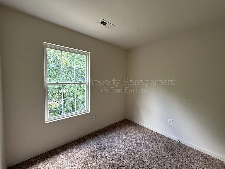 11009 Bevin Dr — Photo 17