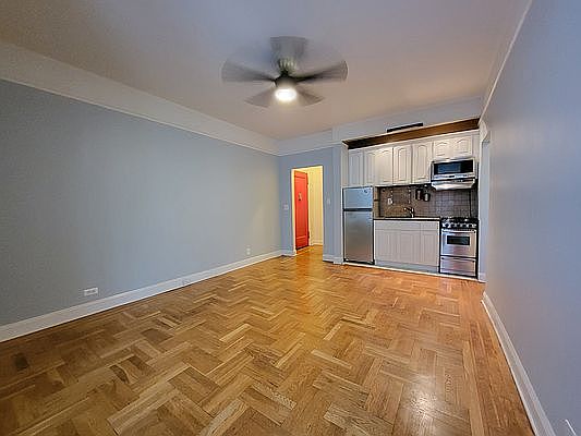 3rd image of 41-42 42nd St APT 3R