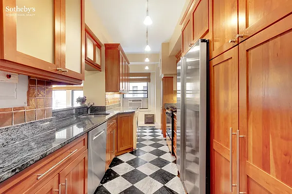 Sold by Sotheby's International Realty | media 6