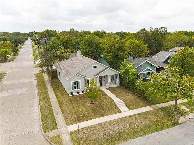2700 Gladstone Dr — Photo 36