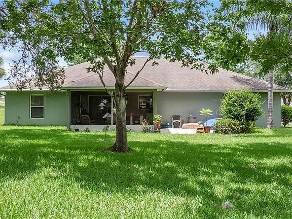 5th image of 1435 Golden Pond Dr