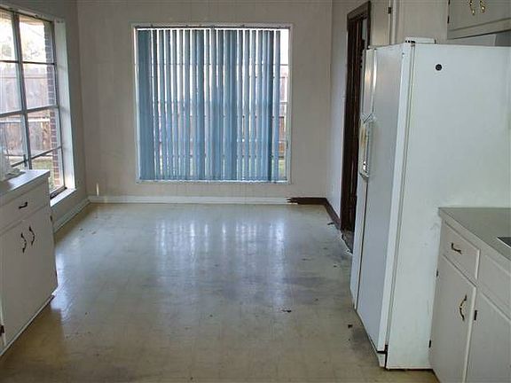 3rd image of 6939 Olympic Dr
