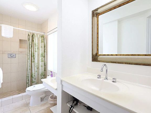 5th image of 153 Beach Rd #2