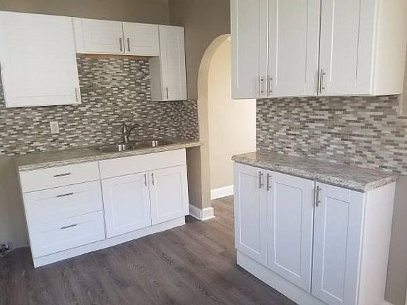 4th image of 746 N Grant Ave