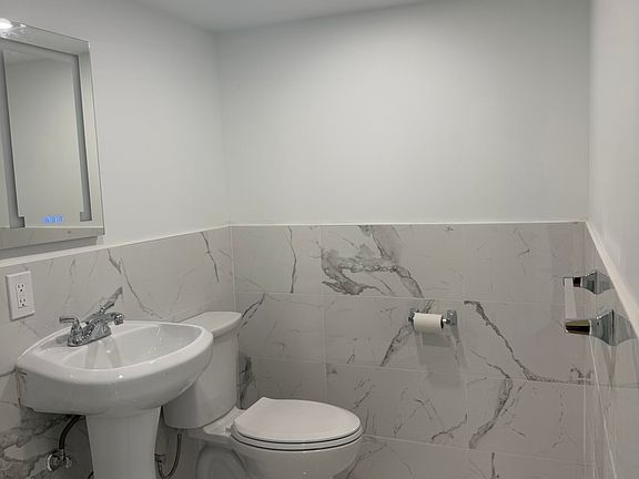 4th image of 323 Maryland Ave #1