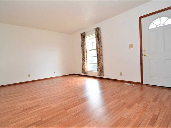 2nd image of 1825 Newton Ave
