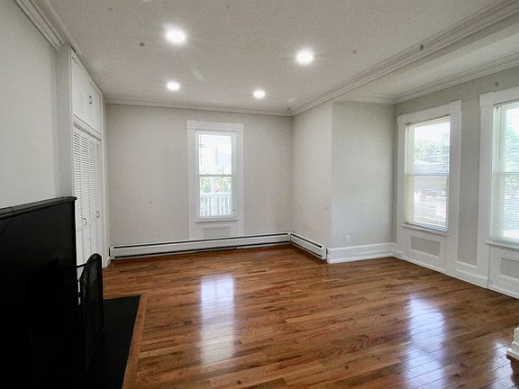 5th image of 232-238 Claremont Ave #1