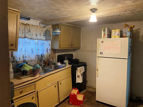 5th image of 1307 34th St