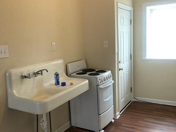 4th image of 2812 Frankford Ave #3