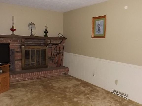 5th image of 110 Lorraine Blvd