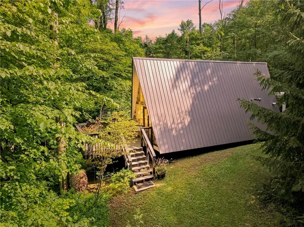 521 Earl Ansell Rd, Rockwood, PA 15557