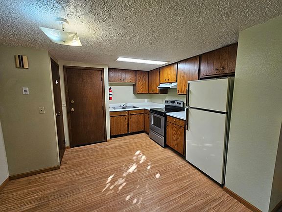2nd image of 823 Doberman Ct SE #302