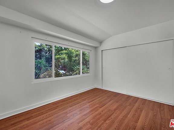 5th image of 139 S Gramercy Pl