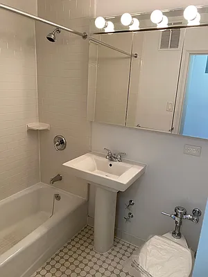 Rented by Olnick Organization | media 8