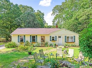405 Hope Furnace Rd, Scituate, RI 02831
